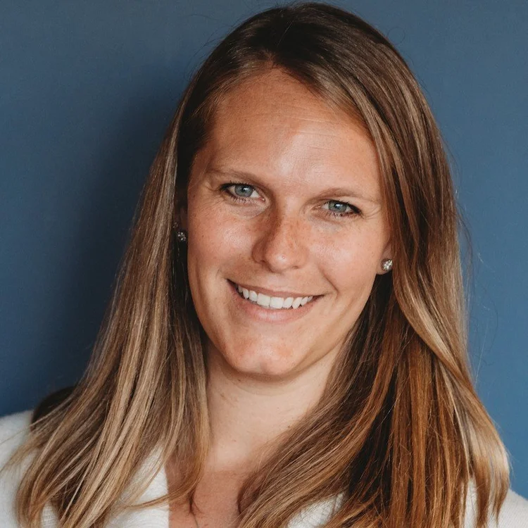 Elle — original headshot before the session